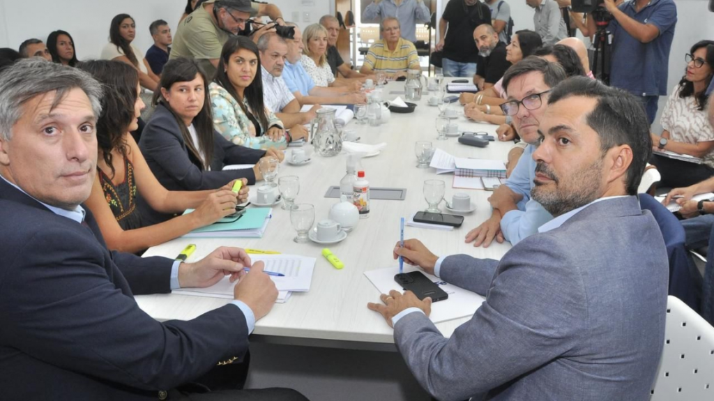 Paritaria: Provincia realizó su oferta trimestral a los gremios docentes