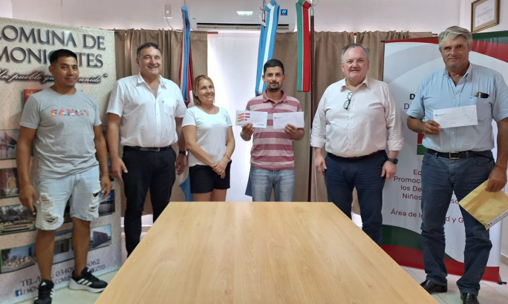 Llegan beneficios de programas provinciales para las Comunas de Monigotes, Curupaity y Colonia Rosa