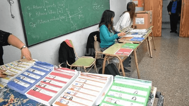 Abrieron el registro para ser autoridad de mesa en las elecciones del 13 de abril: cómo inscribirse y cuánto se paga