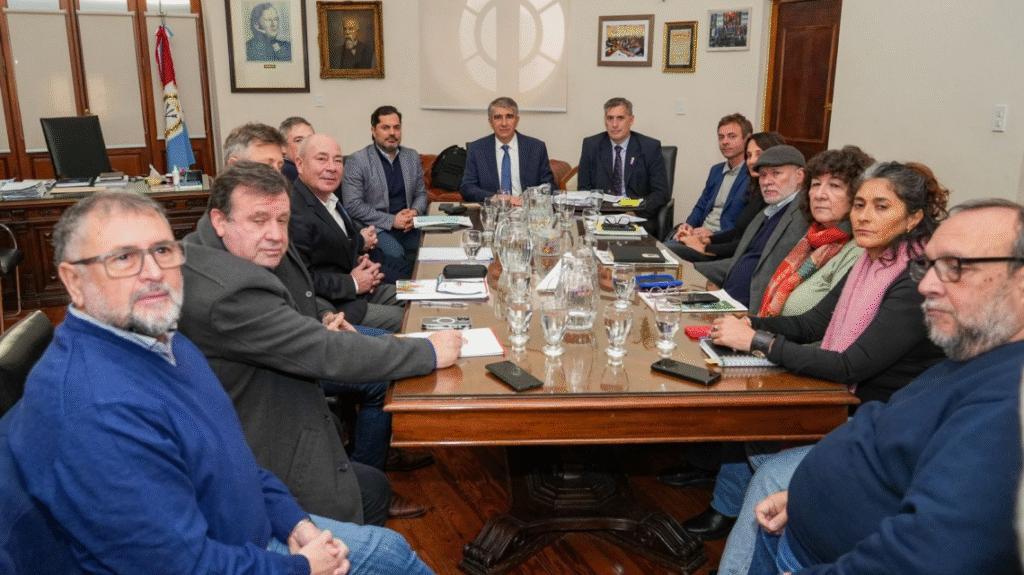 Provincia mantuvo un nuevo encuentro paritario con los gremios de la Administración Pública Central