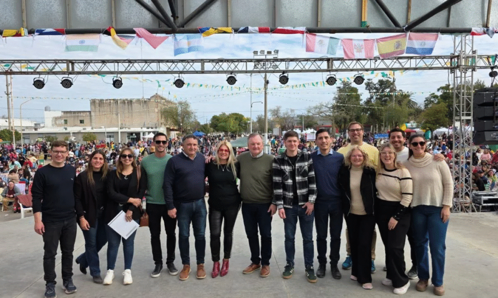 El Senador Michlig y el Diputado González participaron en Ceres de la 4ª Fiesta de las Colectividades