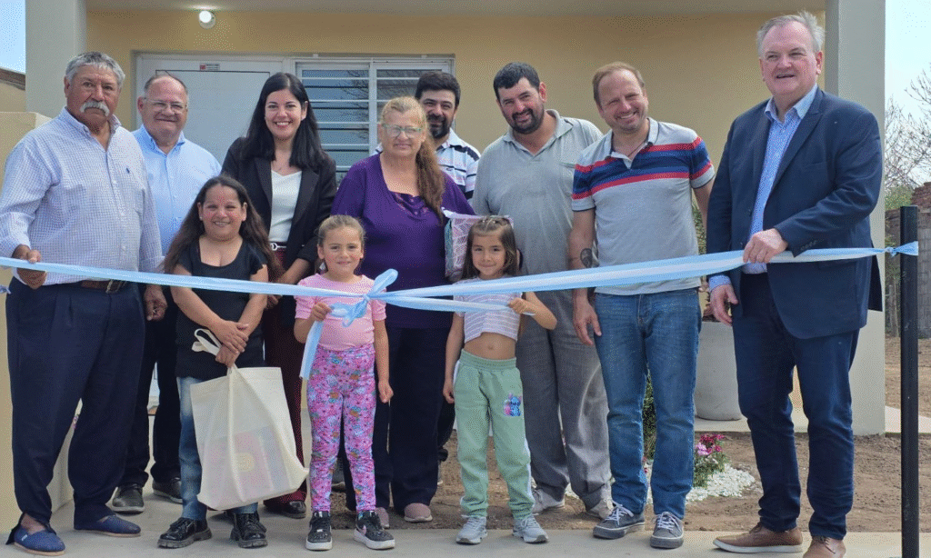 Michlig y Crivelli visitaron San Guillermo para inaugurar viviendas y recorrer obras en marcha