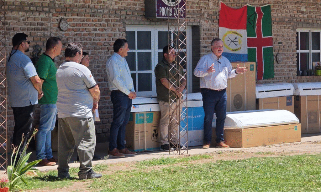 Michlig visitó la Escuela de la Familia Agrícola de Villa Saralegui y la Parroquia de La Lucila