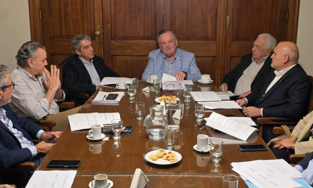 Reunión para evaluar el proyecto que busca regular el servicio de seguridad privada y disminuir las falsas alarmas