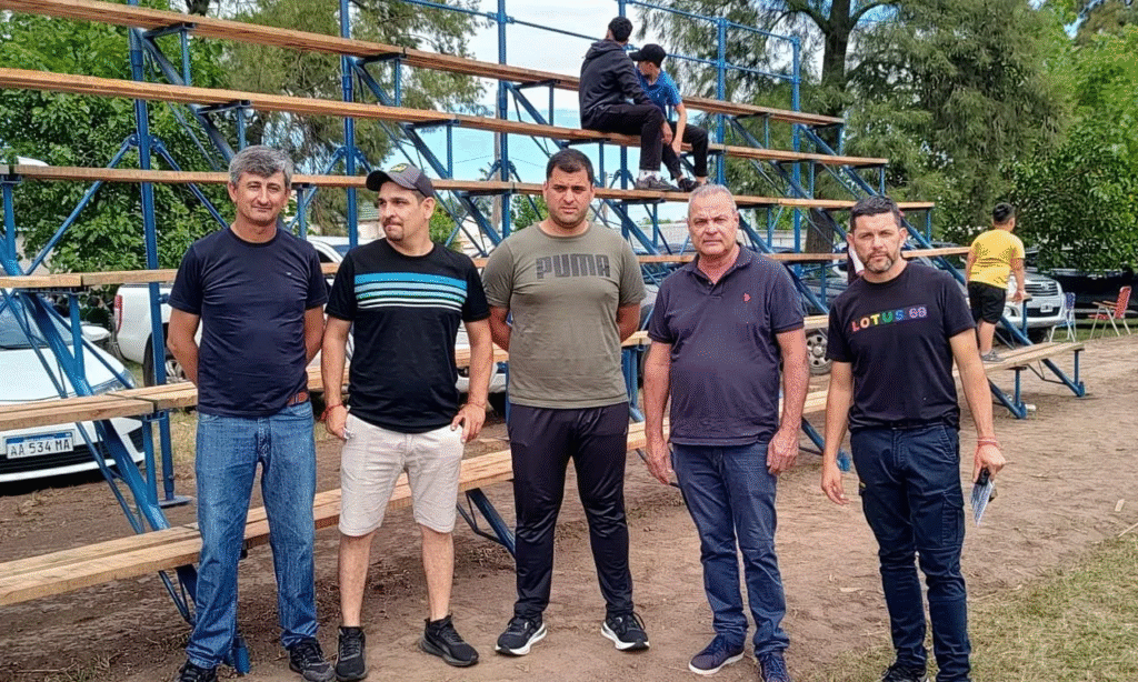 Inauguración de la nueva tribuna tubular en el Complejo Hípico de Villa Trinidad