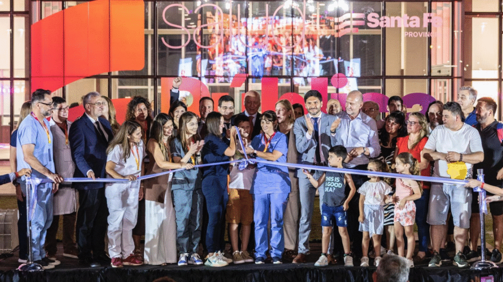 Pullaro inauguró el Nuevo Hospital Regional de Rafaela: “Tenemos la mejor salud pública de la República Argentina»