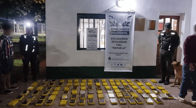 Gendarmería secuestró más de 105 kilos de cocaína en un control sobre la Ruta 34, a la altura de Ceres