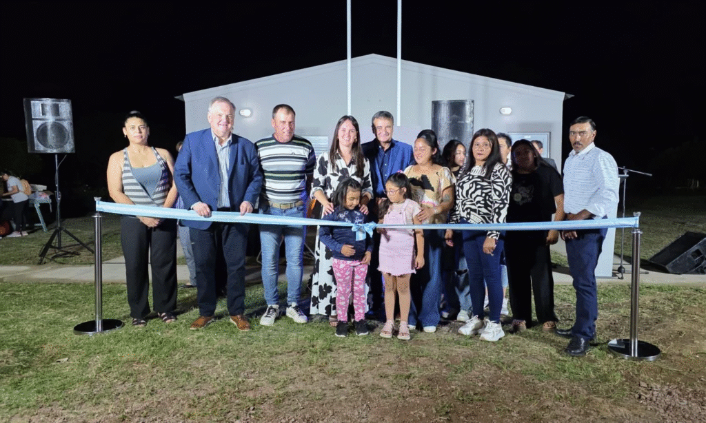 En Ambrosetti se inauguraron dos nuevas viviendas del Programa Comunal “Mi Tierra, Mi Hogar”