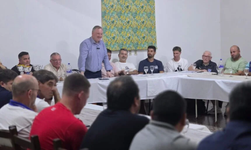 En Arrufó, con una “creciente expectativa” se sortearon las zonas de la 3° Copa de Fútbol Departamento San Cristóbal