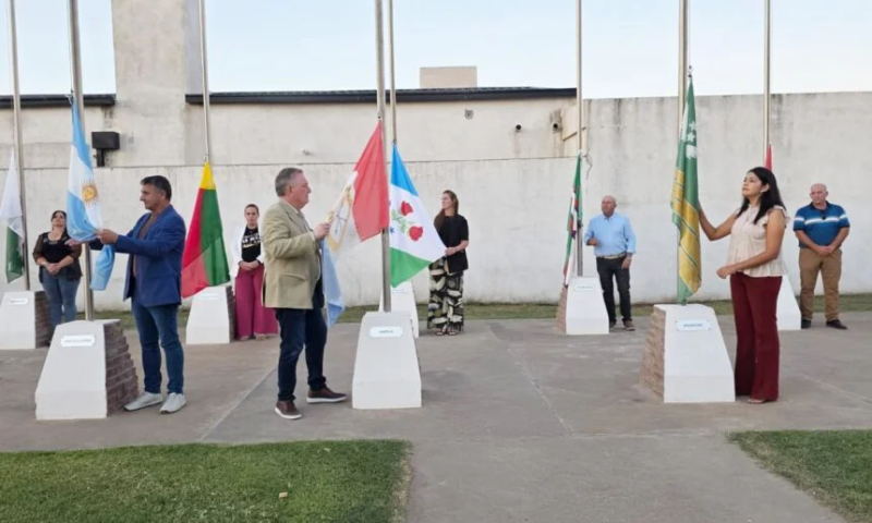 En San Guillermo se inauguró la puesta en valor de la Plaza de las Banderas
