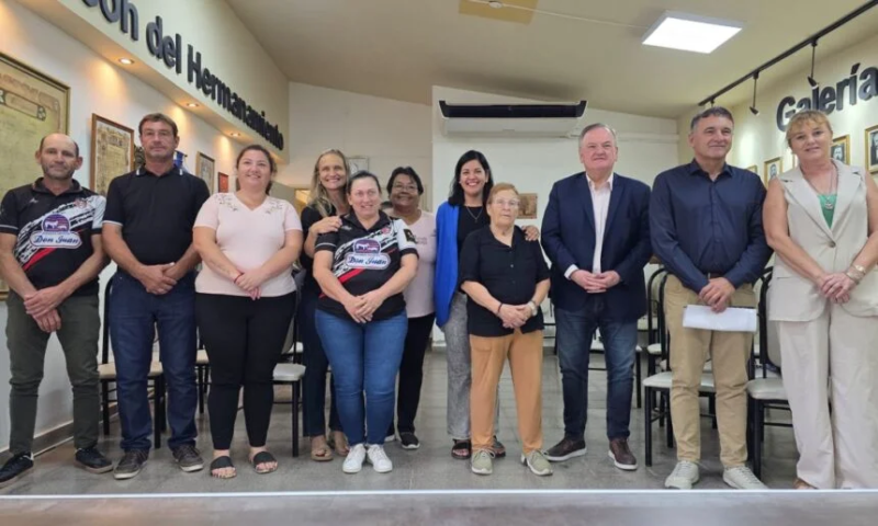 Michlig y González entregaron aportes para fortalecer actividades deportivas y culturales de San Guillermo