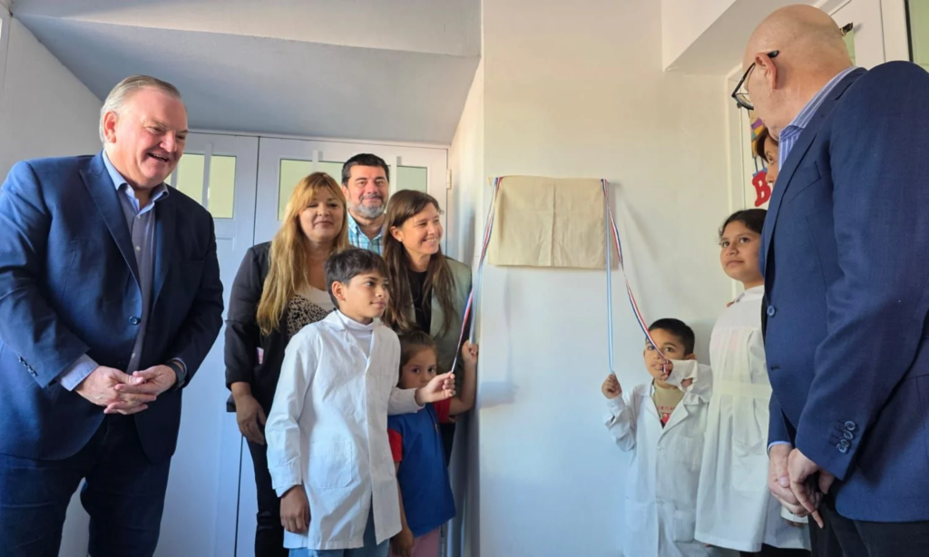 El senador Michlig y autoridades ministeriales inauguraron nuevas aulas en San Cristóbal y Aguará Grande