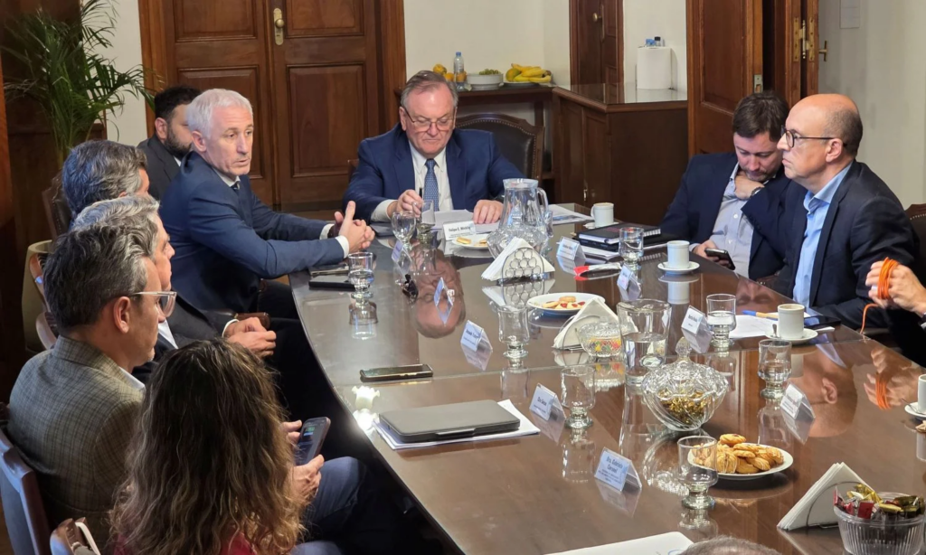 Ronda de consultas en el Senado con representantes de entidades empresarias, productivas y del Colegio de abogados de Santa Fe