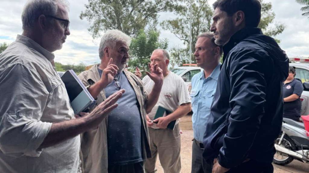 Villa Minetti: Pullaro supervisó la defensa hídrica y el funcionamiento de las bombas