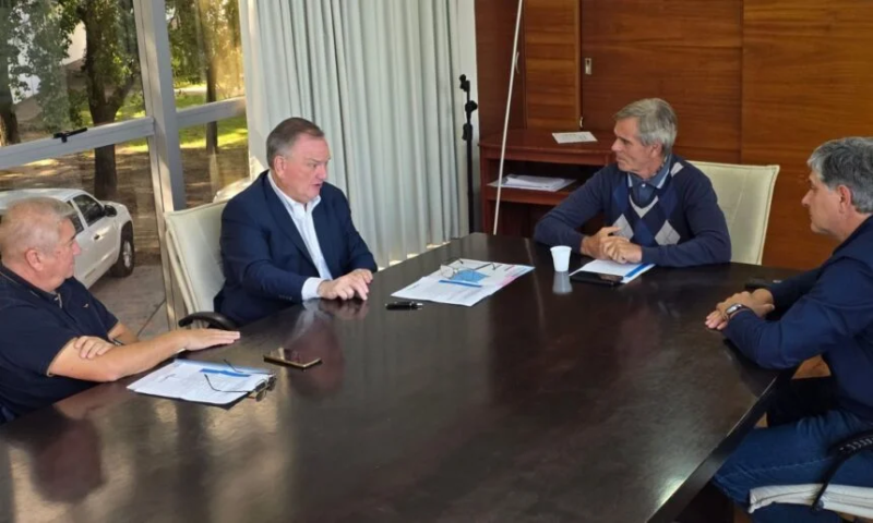 Felipe Michlig analizó con autoridades de la DPV la marcha de obras viales del Dpto. San Cristóbal