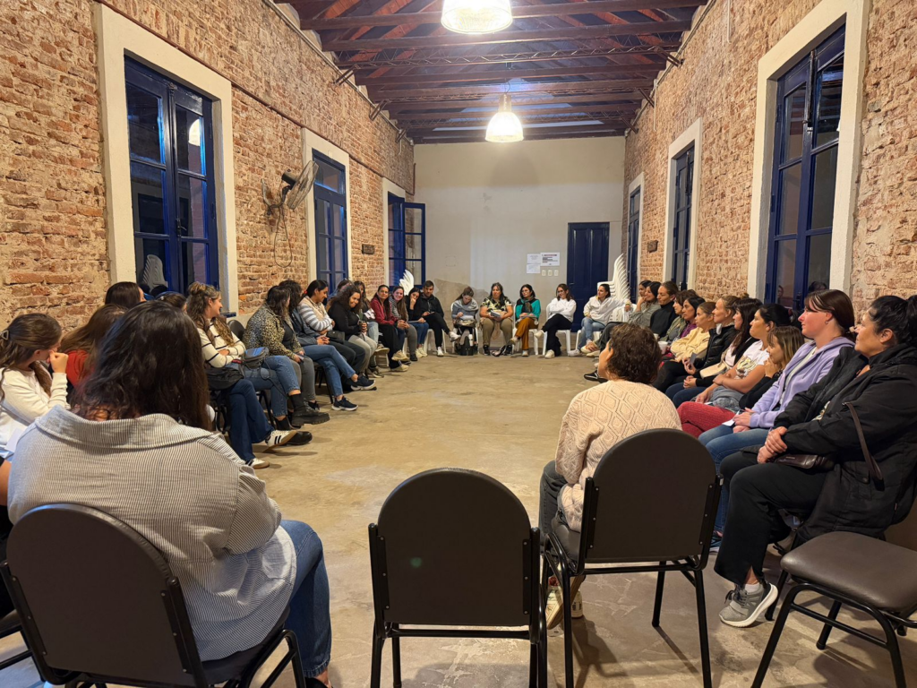 Suardi dio inicio al ciclo “Crianza en Ronda”