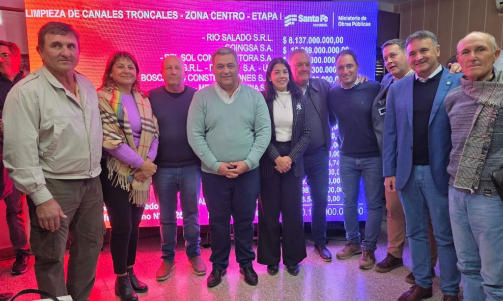 Se presentaron 18 empresas en la licitación pública para trabajos de limpieza de canales troncales de la zona centro de la Provincia de Santa Fe