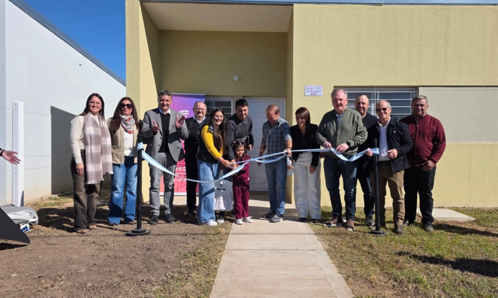 El Gobierno Provincial inauguró 10 nuevas viviendas en Hersilia de un total de 22 a nivel departamental