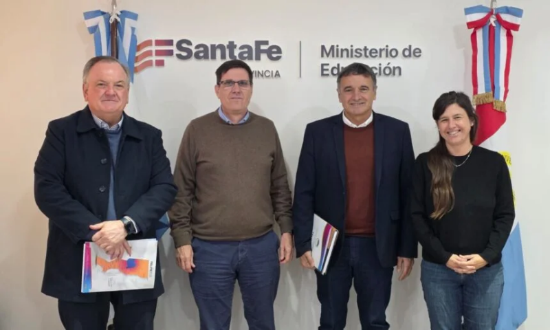 El Senador Michlig y el ministro Goity evaluaron distintos aspectos de la inversión educativa en el Dpto. San Cristóbal