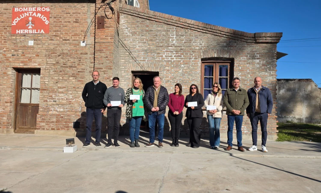 Michlig y González entregaron aportes a instituciones en La Rubia y Hersilia y firmaron convenios para adultos mayores