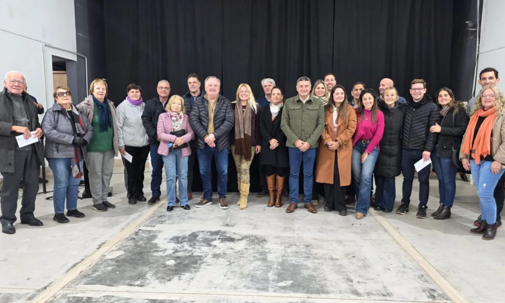 En Ceres se entregaron aportes institucionales y se firmaron convenios con municipios y comunas del Dpto. San Cristóbal