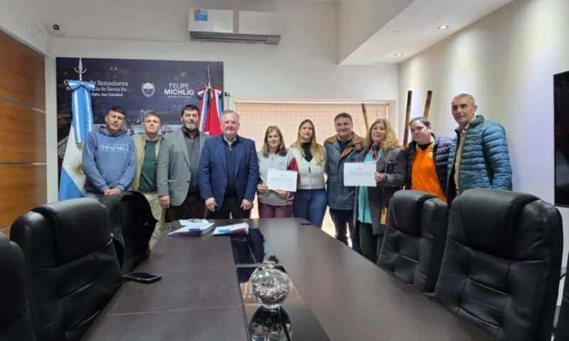 Entregaron más de $42 millones de aportes provinciales -FANI- a dos instituciones educativas de San Cristóbal