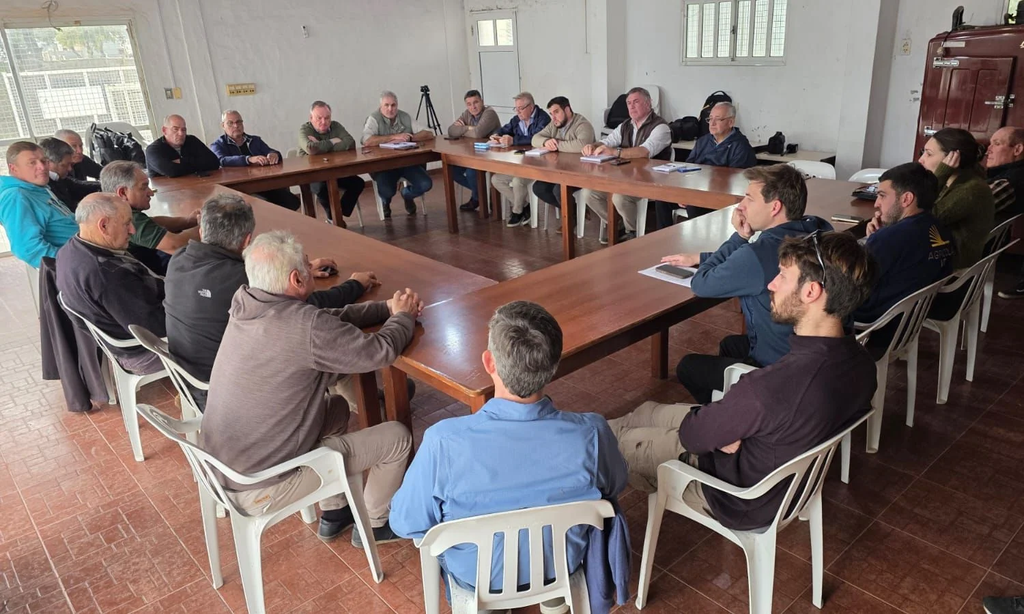 En Villa Trinidad se concretó una reunión con autoridades provinciales por obras hídricas y viales de la región