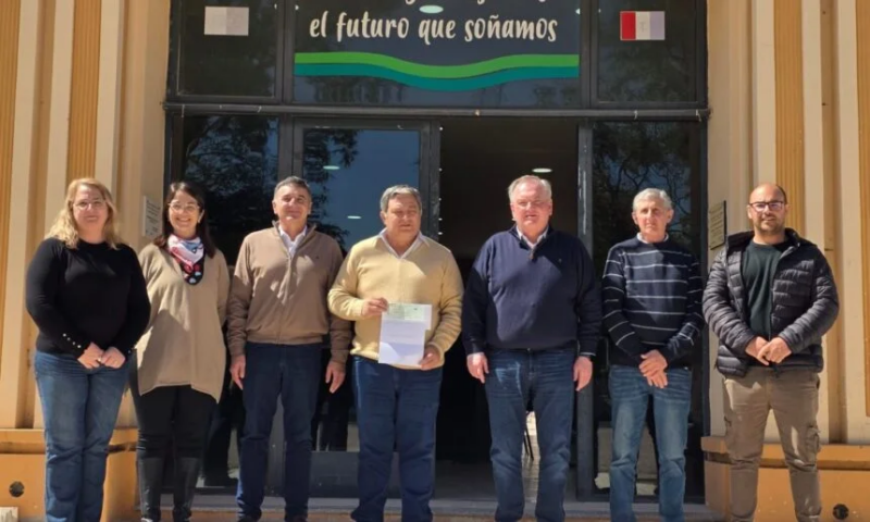Michlig y González entregaron aportes provinciales para obras trascendentales para la Comunidad de Arrufó