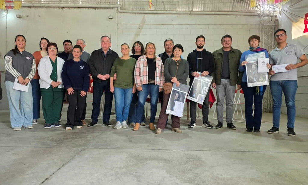 Michlig y González entregaron aportes a instituciones de Arrufó y comprometieron obras para el cuartel de Bomberos