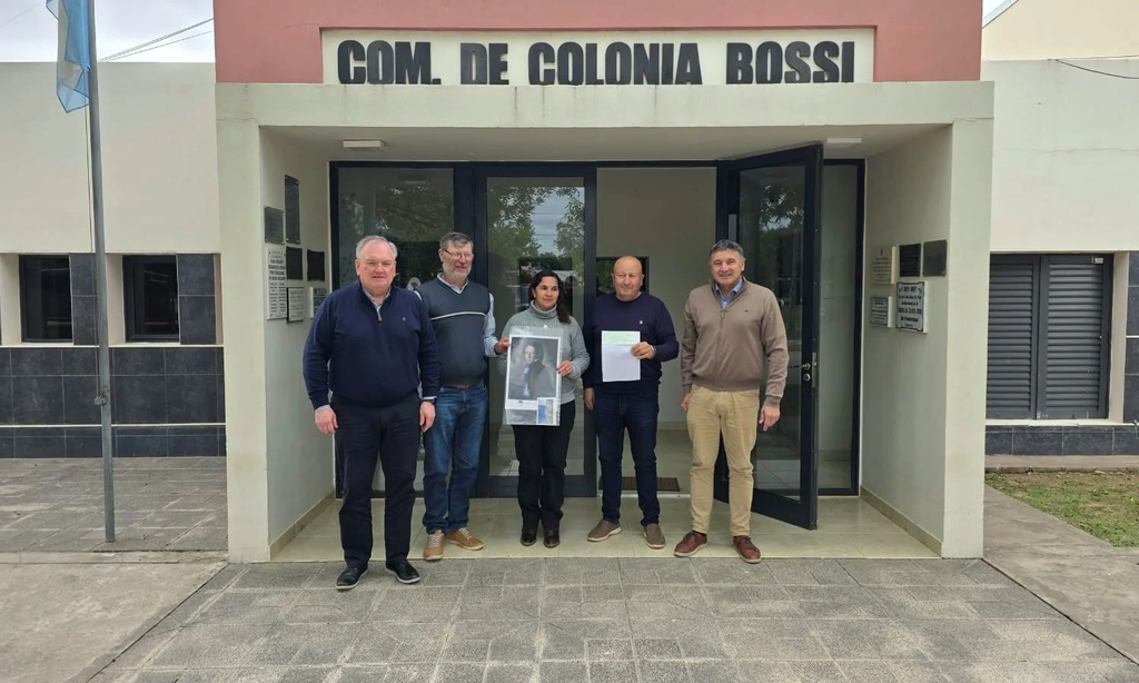 Michlig y González entregaron aportes gubernamentales en Colonia Rosa y Colonia Bossi
